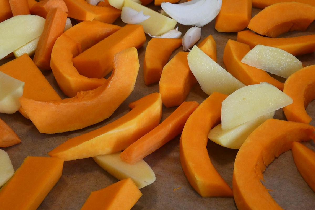 La zucca al forno croccante che risolve ogni contorno: 2 modi sfiziosi da provare subito
